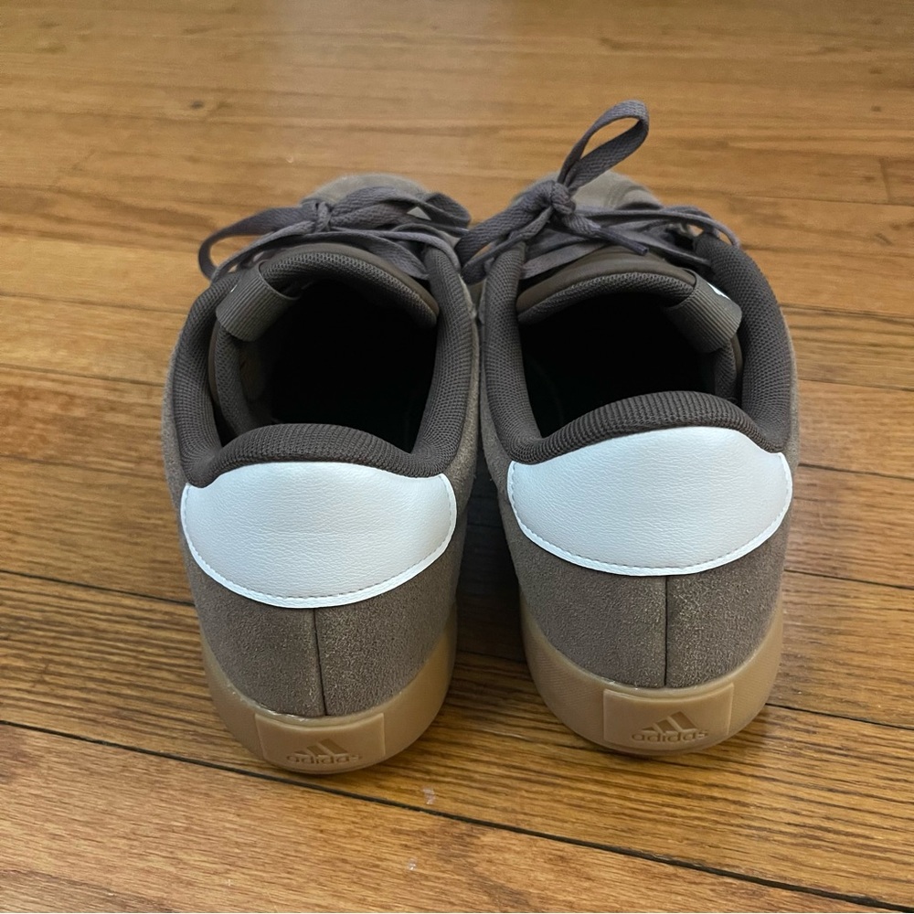 MEN'S ADIDAS BARREDA SNEAKERS BROWN WHITE GUM SIZE 11.5 NEW - Picture 7 of 10